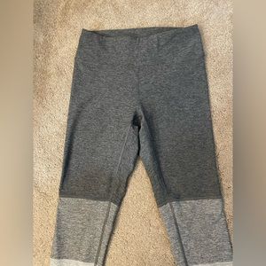 Outdoor voices gray color block leggings